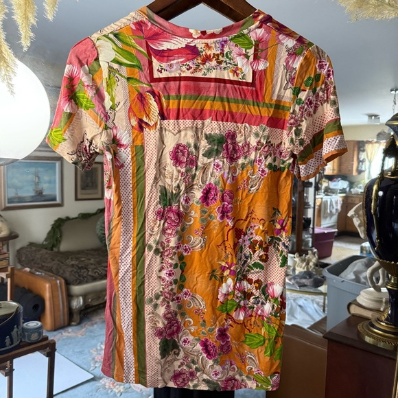 Johnny Was Floral Multicolor Patterned V-Neck Women's Short Sleeve Top - Picture 7 of 7